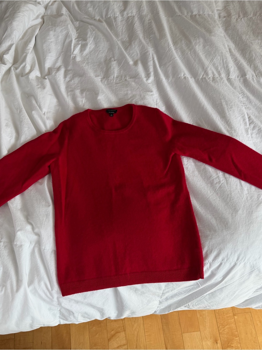 Women’s Classic Crewneck Sweater - Red